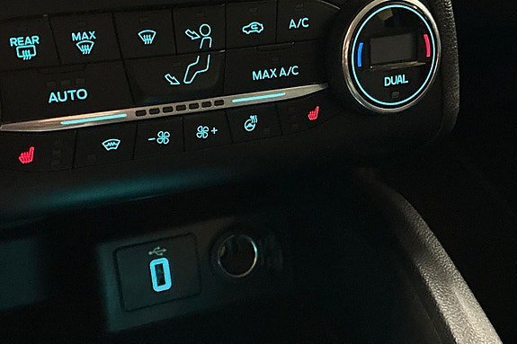 Vehicle Image 26