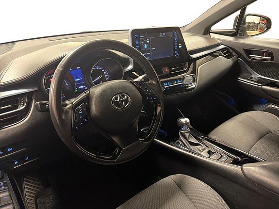 Vehicle Image 8