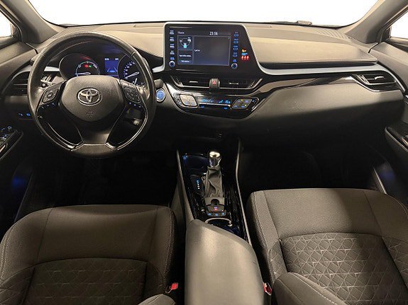 Vehicle Image 9