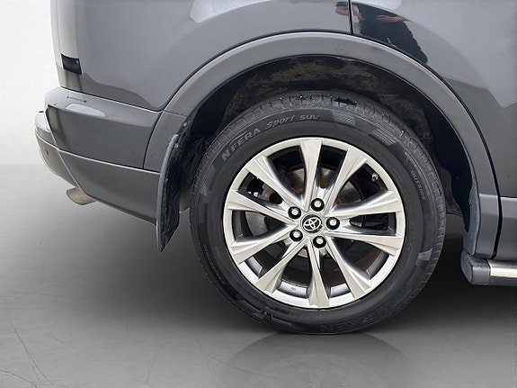 Vehicle Image 26