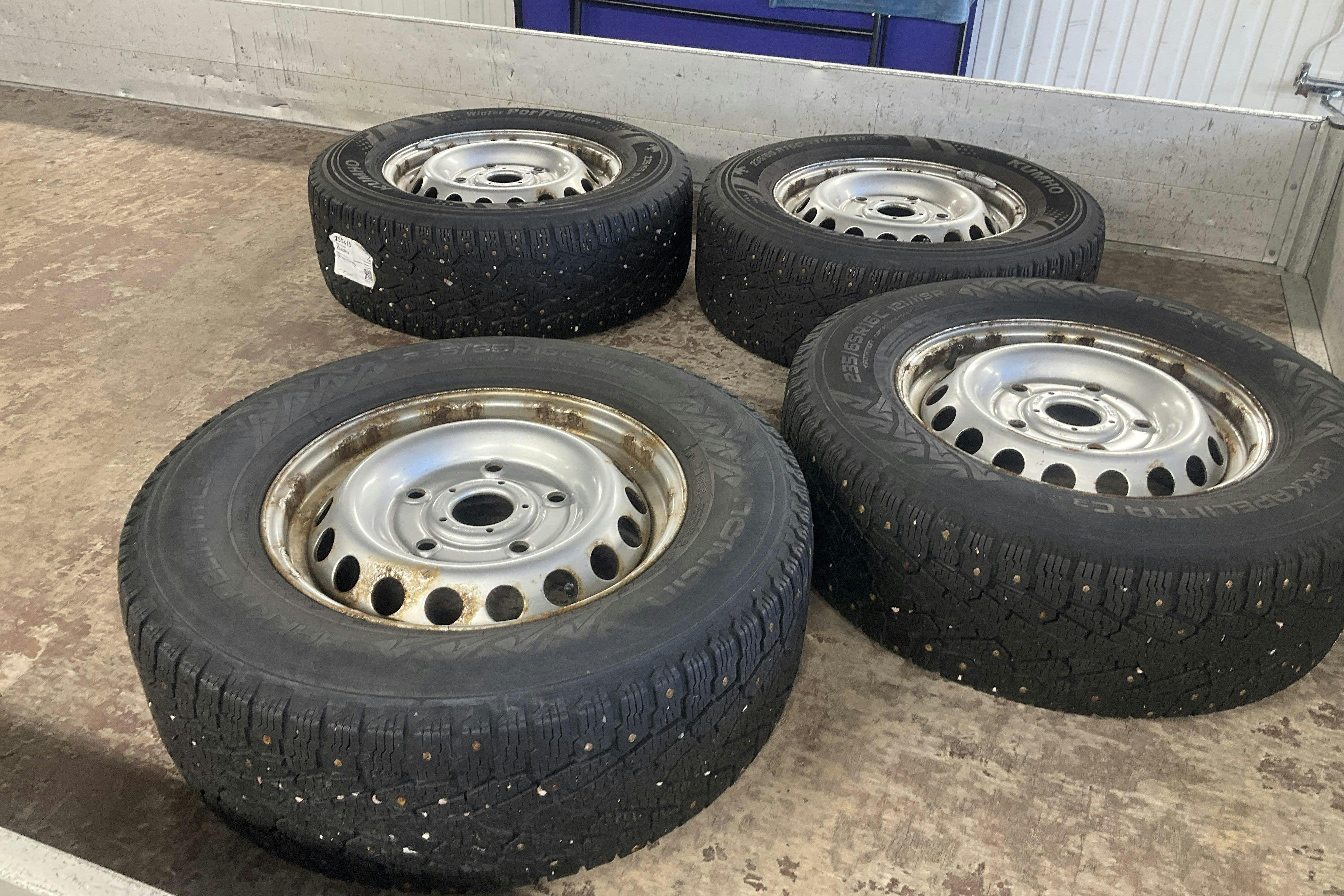 Vehicle Image 13