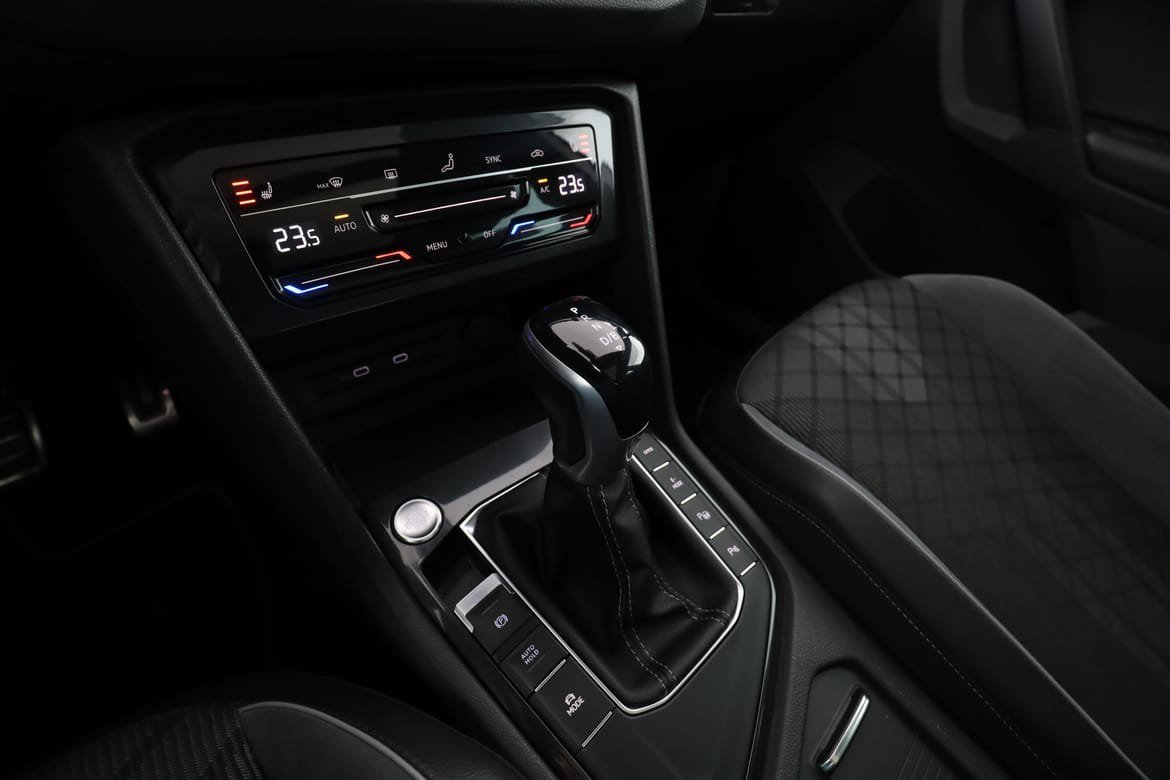 Vehicle Image 25