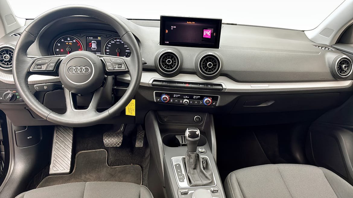 Vehicle Image 10