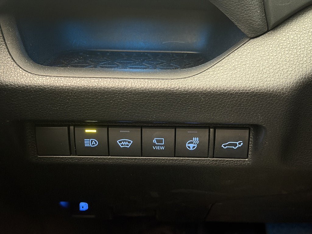 Vehicle Image 32
