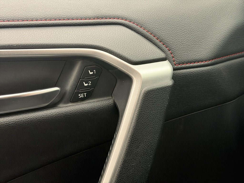 Vehicle Image 33