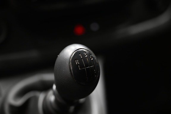 Vehicle Image 24
