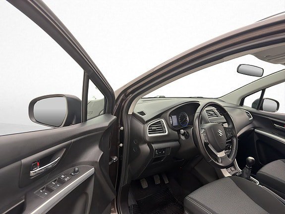 Vehicle Image 13