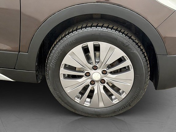 Vehicle Image 25