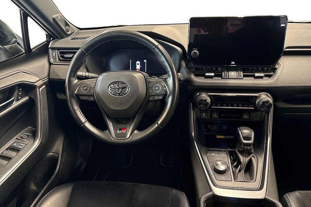 Vehicle Image 11