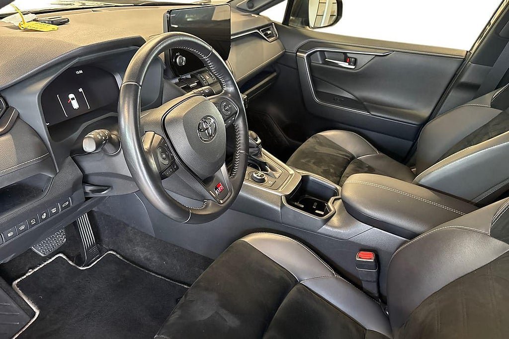 Vehicle Image 14