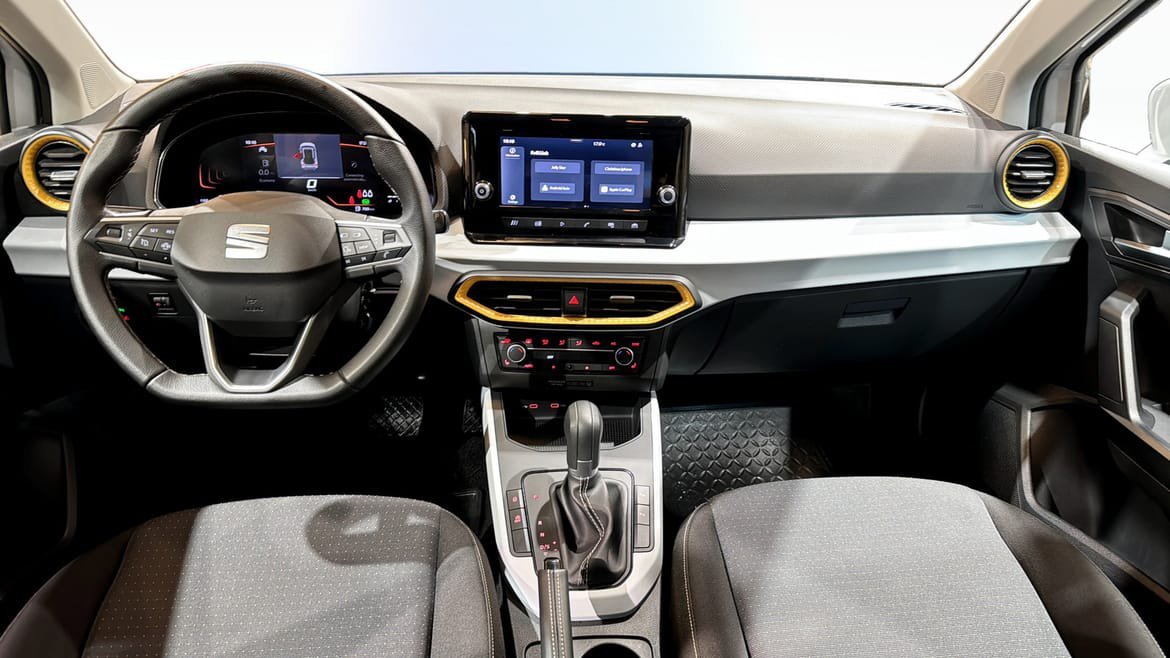 Vehicle Image 10