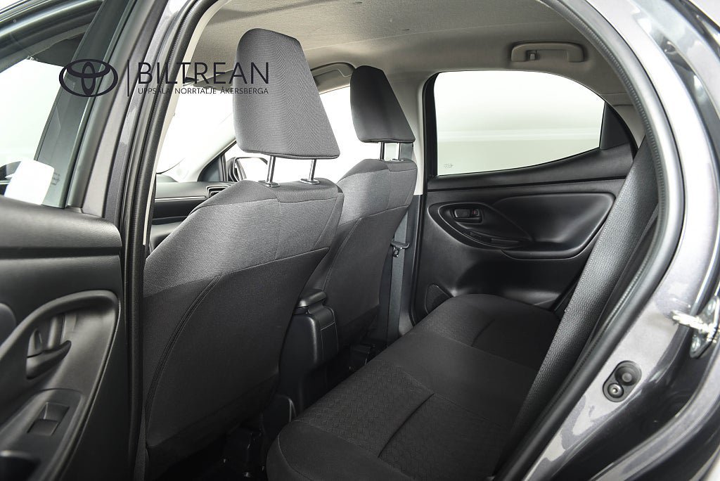 Vehicle Image 7