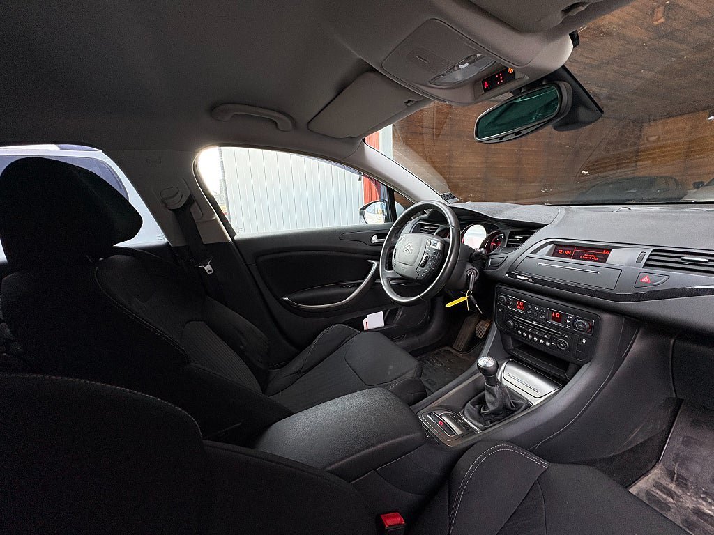 Vehicle Image 7