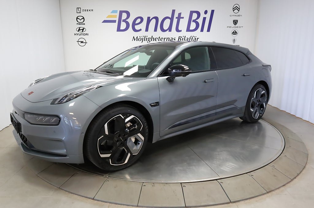 Vehicle Image 4
