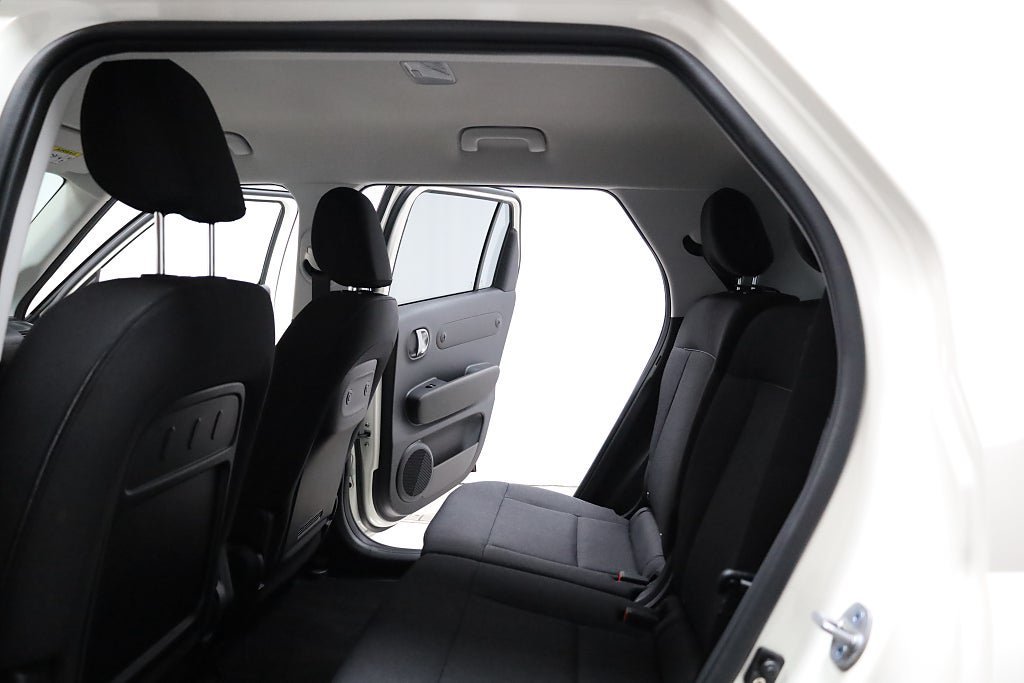 Vehicle Image 11