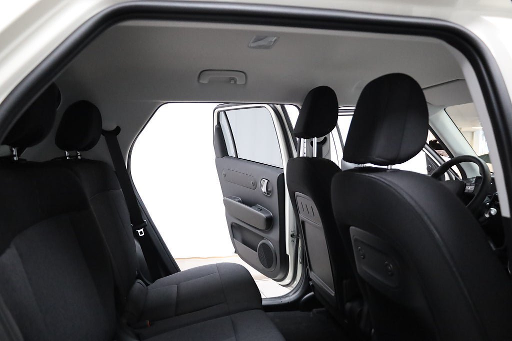 Vehicle Image 17