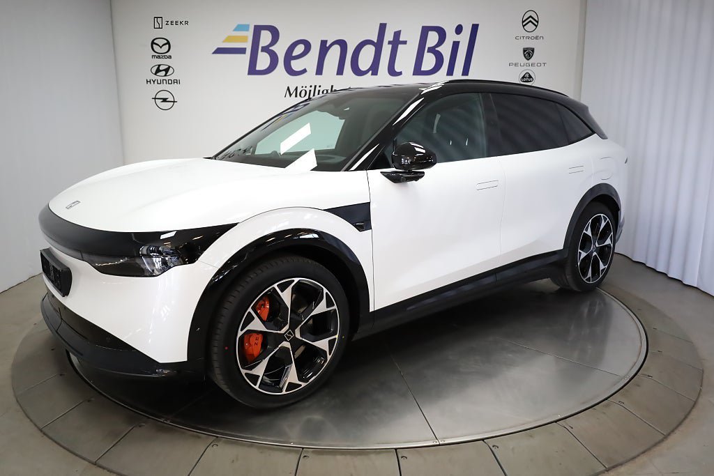 Vehicle Image 8