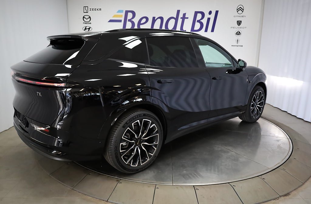 Vehicle Image 21
