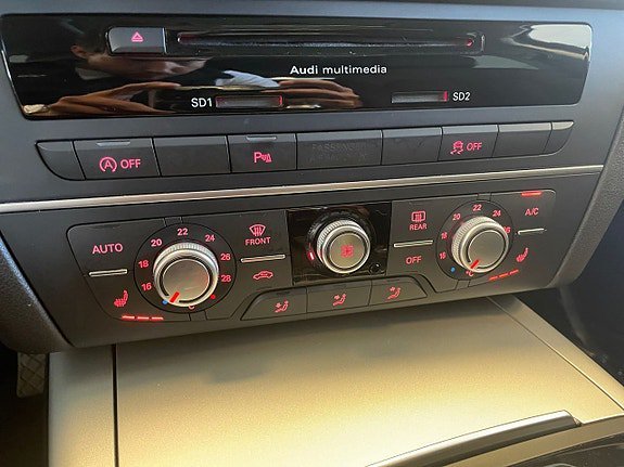 Vehicle Image 24