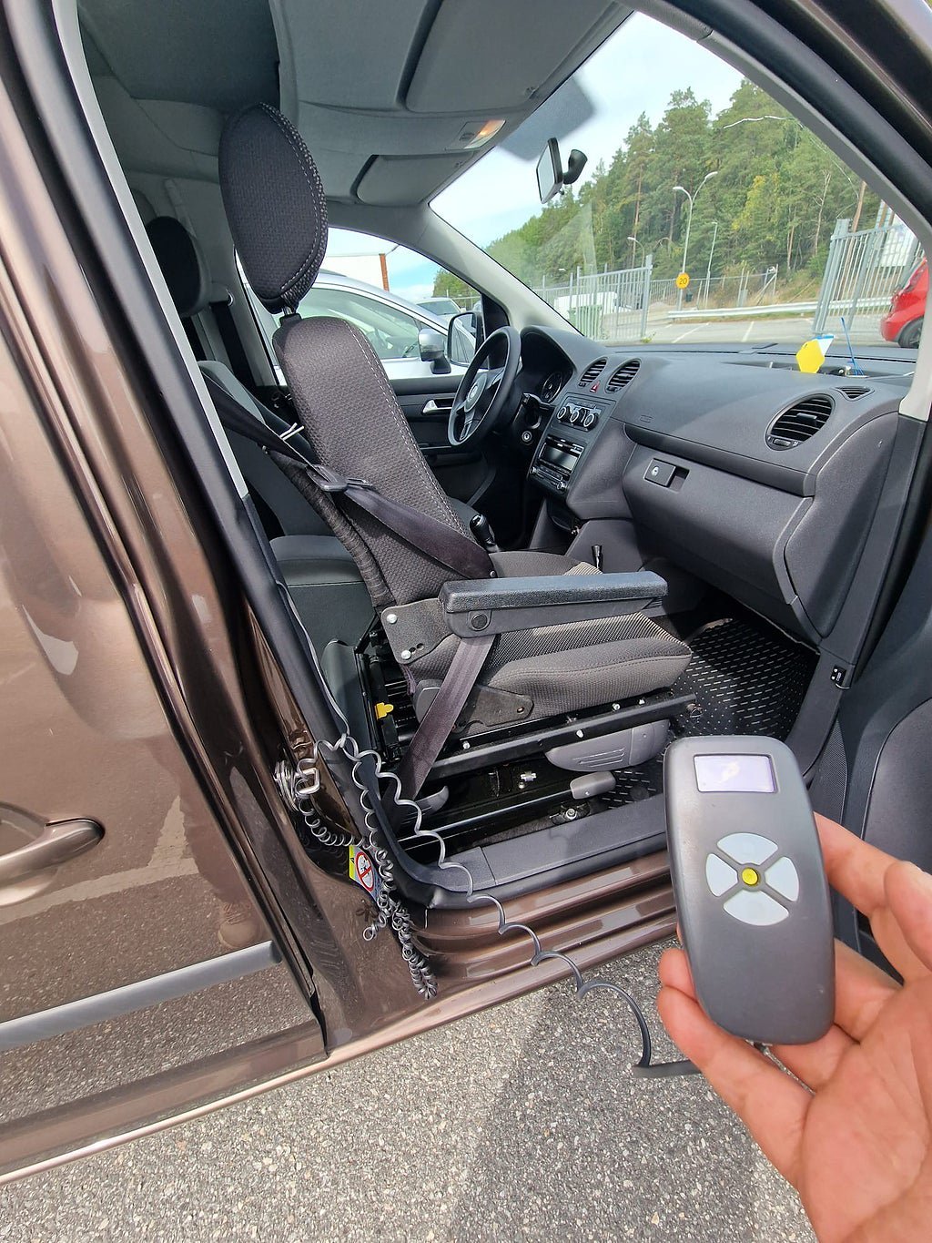 Vehicle Image 9