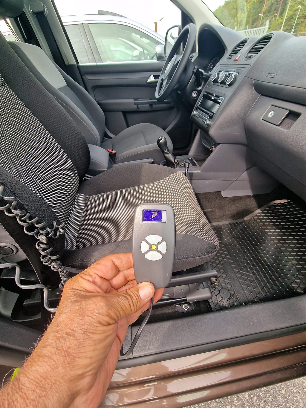 Vehicle Image 12