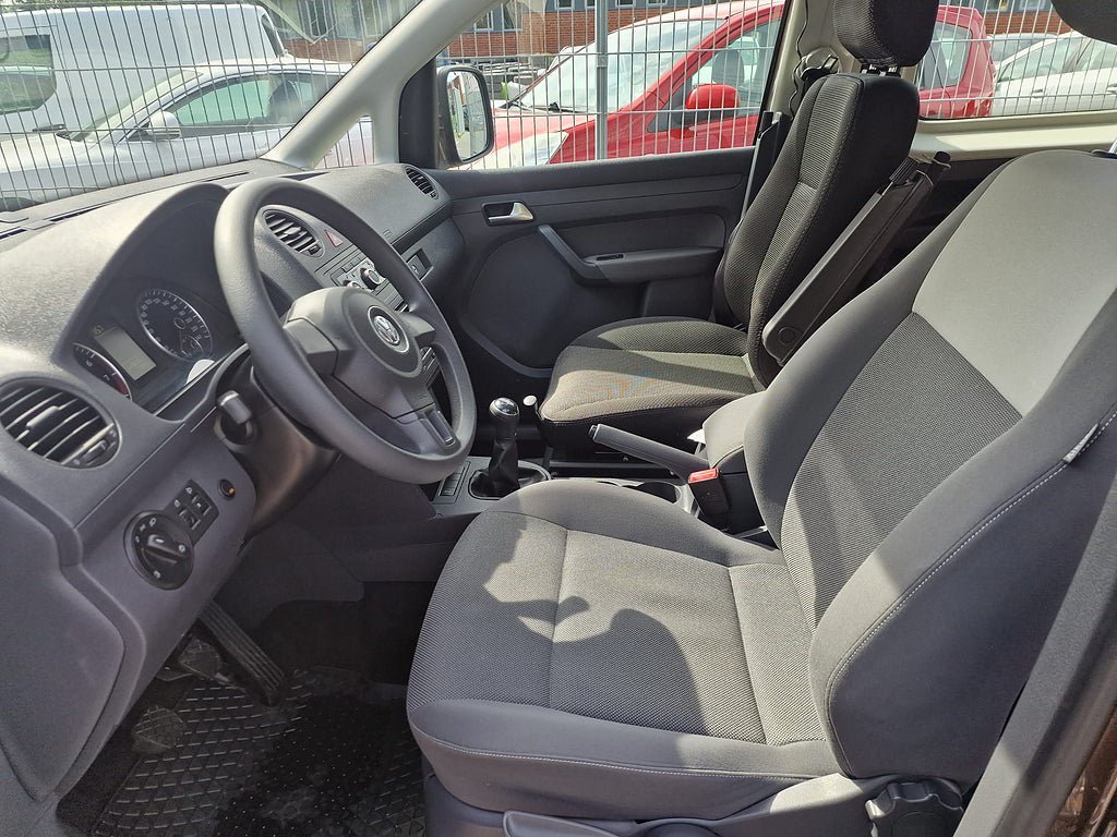 Vehicle Image 16