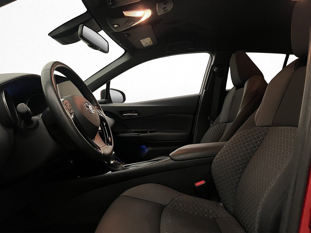 Vehicle Image 12