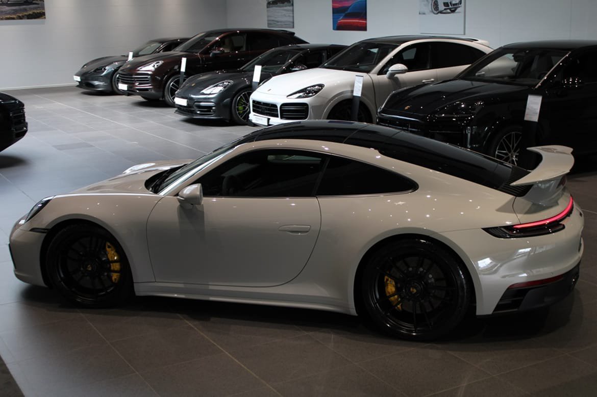 Vehicle Image 9