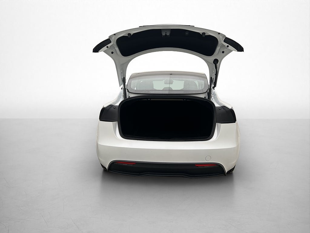 Vehicle Image 32