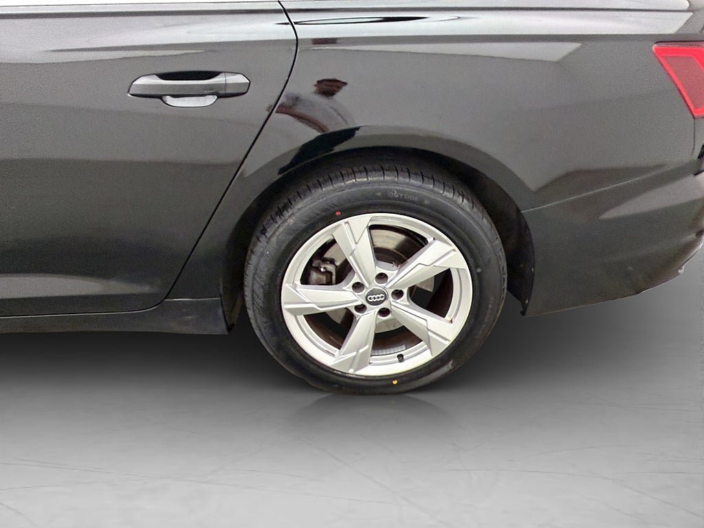 Vehicle Image 33