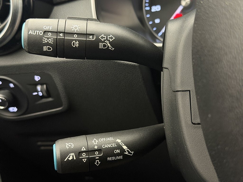Vehicle Image 28