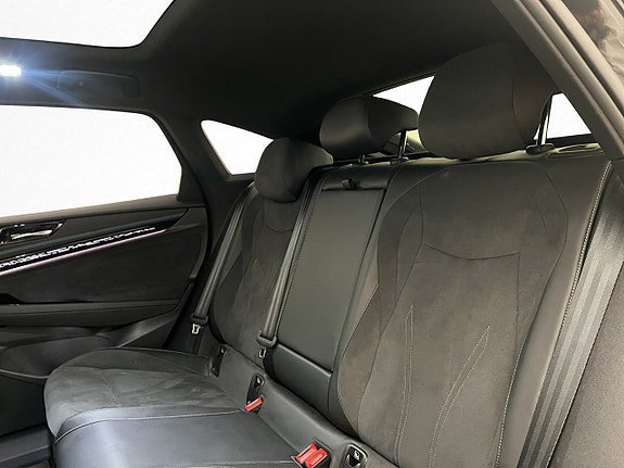 Vehicle Image 29