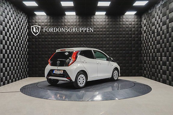 Vehicle Image 7