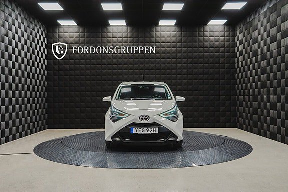 Vehicle Image 11