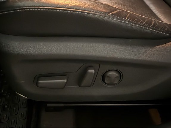 Vehicle Image 26