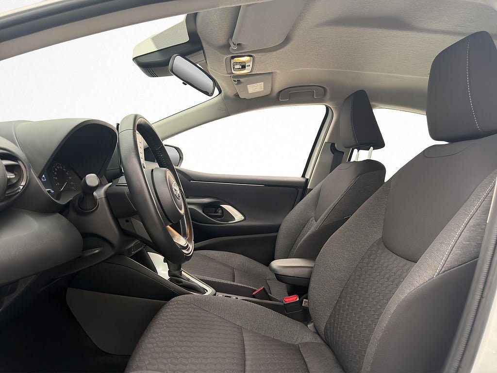 Vehicle Image 9
