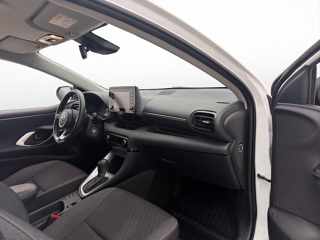 Vehicle Image 12