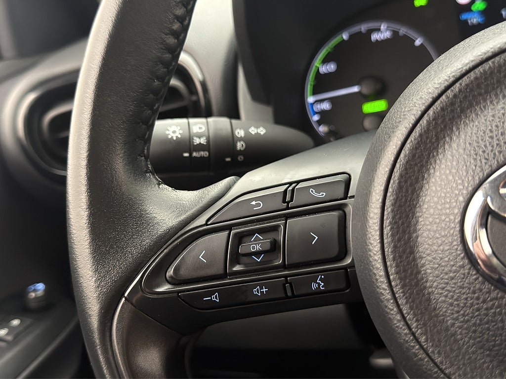 Vehicle Image 15