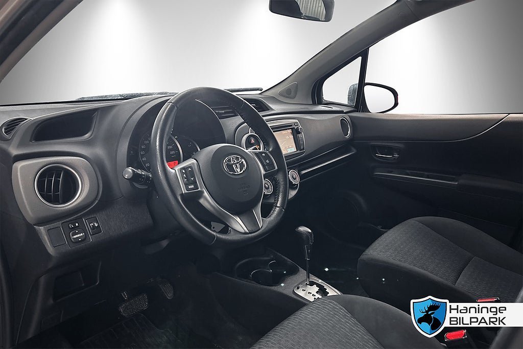 Vehicle Image 9