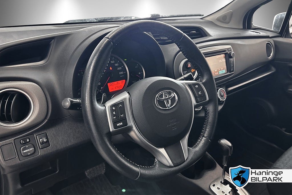 Vehicle Image 15