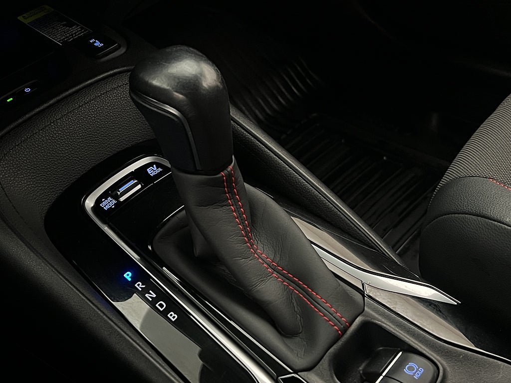 Vehicle Image 25