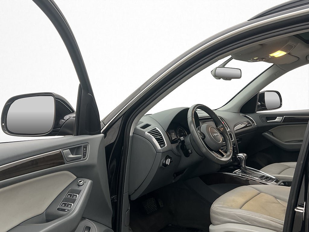 Vehicle Image 8