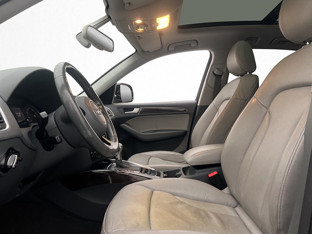 Vehicle Image 9