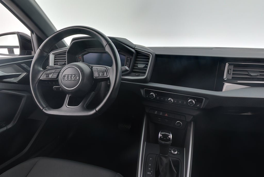 Vehicle Image 14