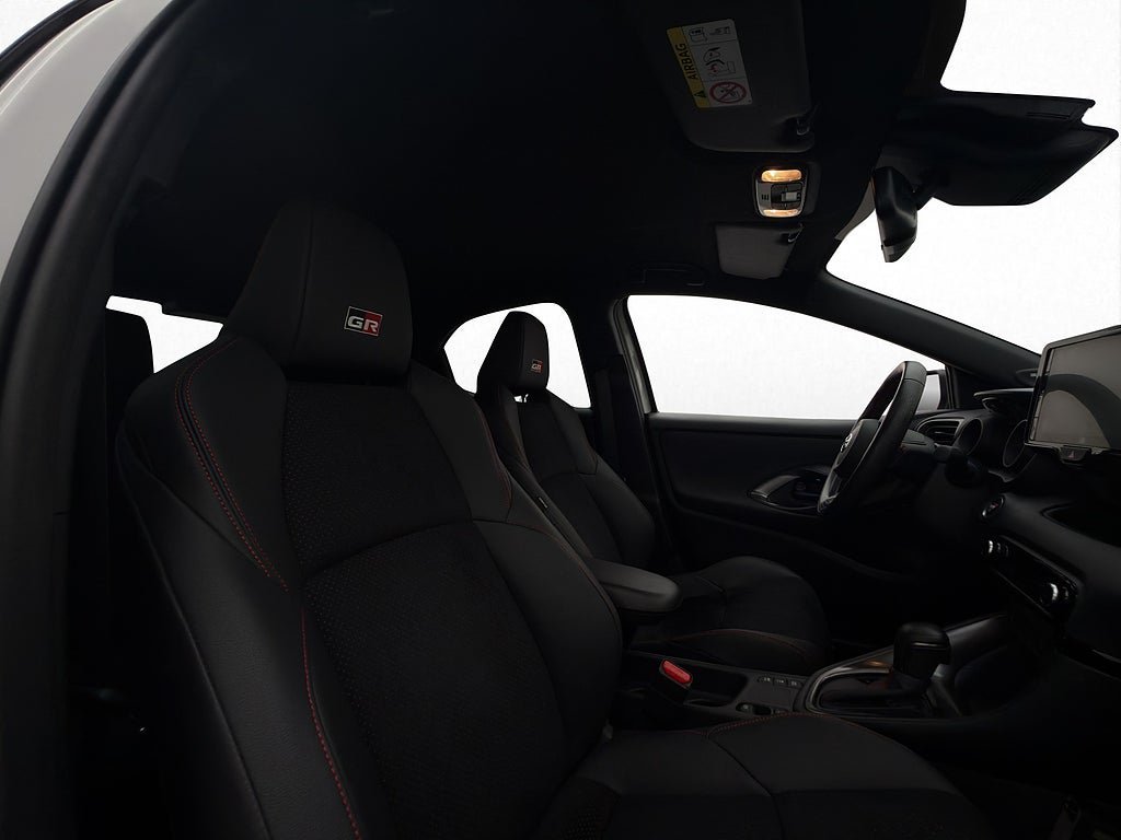 Vehicle Image 16