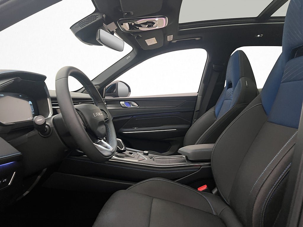Vehicle Image 12