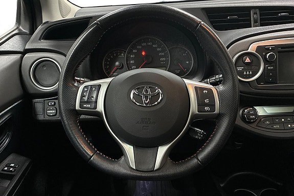 Vehicle Image 16