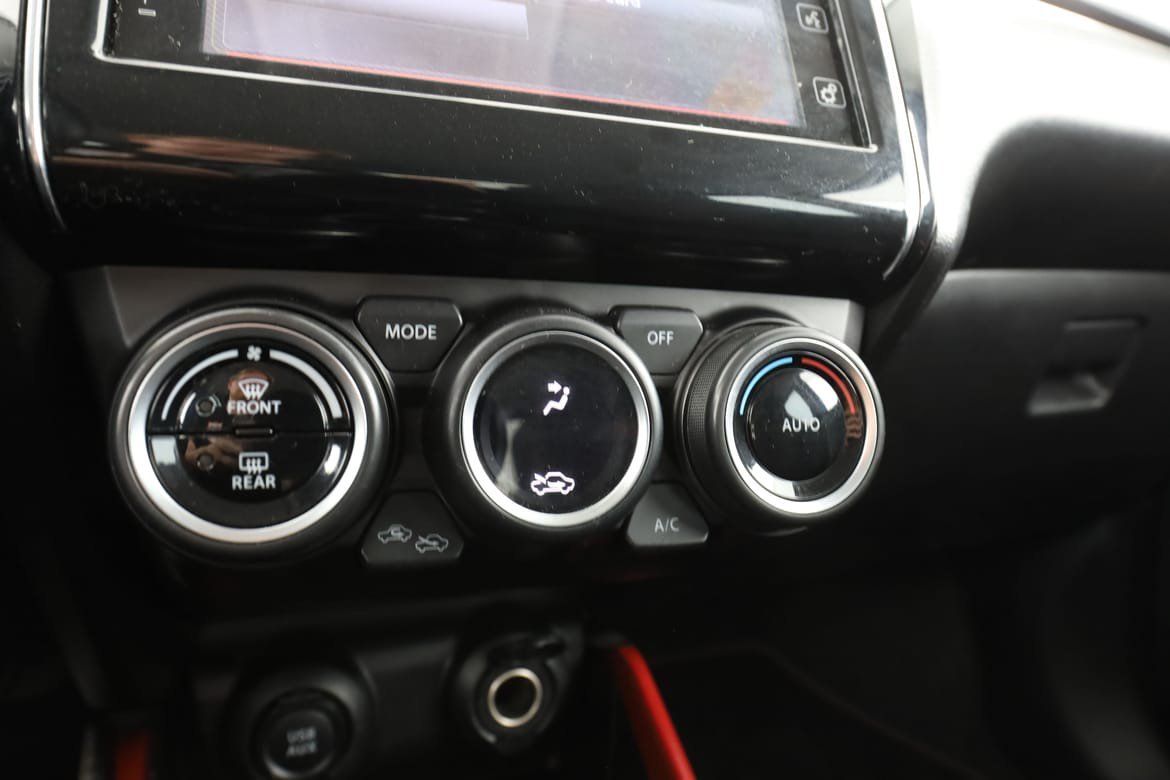 Vehicle Image 23