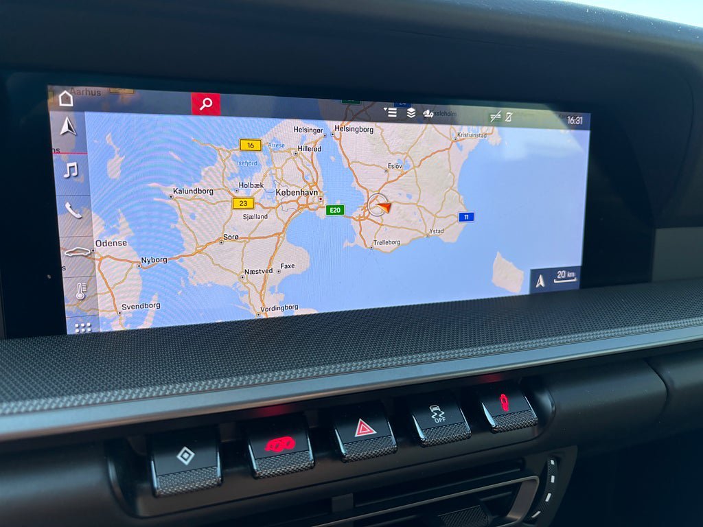 Vehicle Image 9