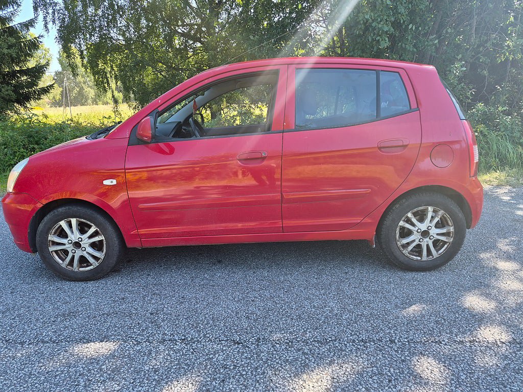 Vehicle Image 16